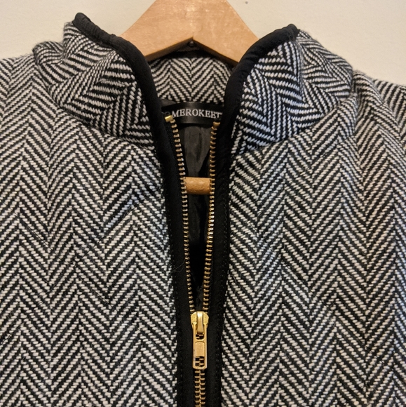 Herringbone Women's Quilted Vest - Picture 4 of 4